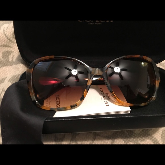 NEW COACH sunglasses 🕶 - Picture 2 of 8